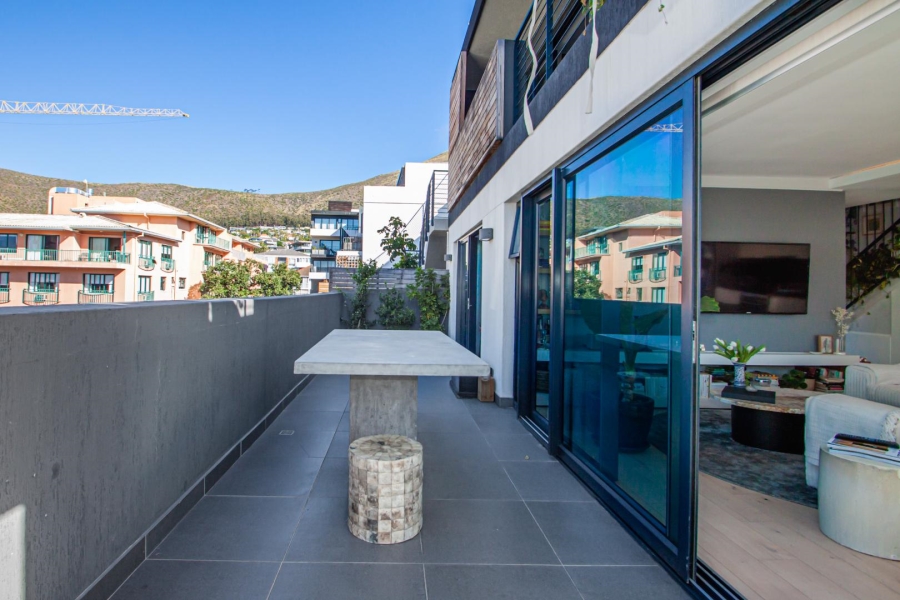 2 Bedroom Property for Sale in Sea Point Western Cape